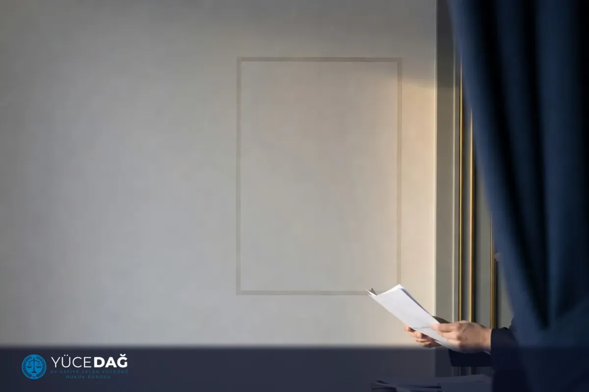 Hakaret Suçu Ön Ödeme Kapsamında mı? Hakaret Davasında Hapse Girilir mi? (2026)